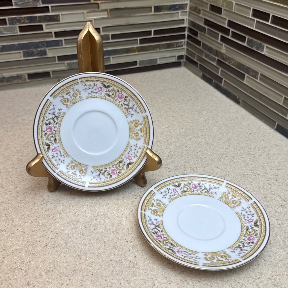 VTG Wallace Heritage Daphne Saucers 2pc Set Fine China Porcelain Floral Gold Rim